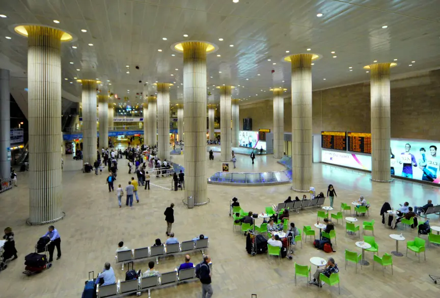 Couple left baby at airport check-in after refusing to buy child a ticket - Article Image 1