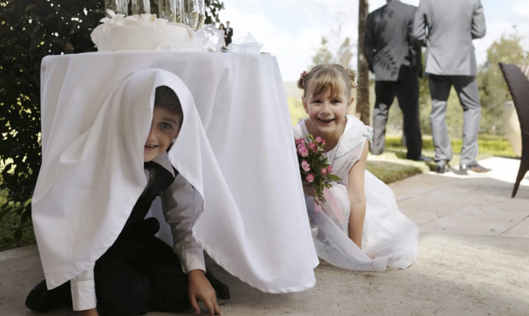 Influencer says kids should be banned from weddings: 'Absolutely unacceptable'