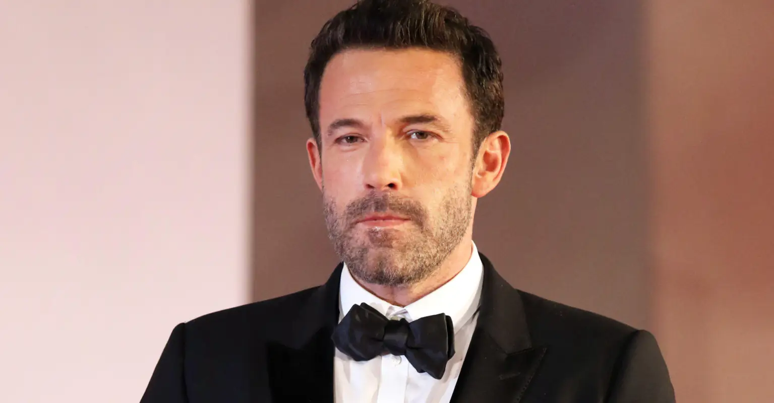 Jennifer Lopez told Ben Affleck he'd become a meme, Grammys seat-filler says