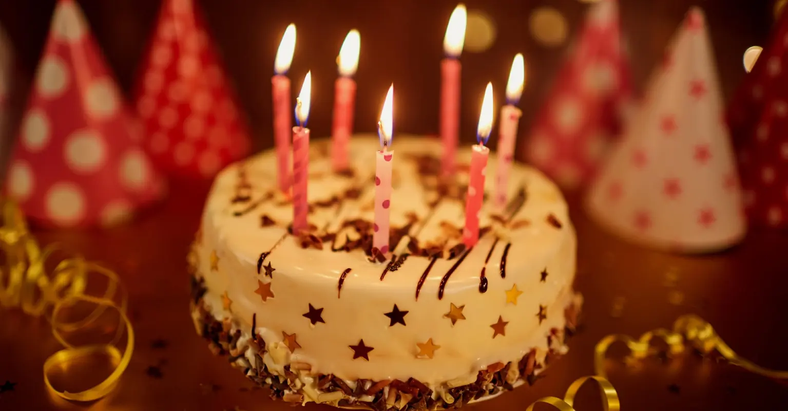 Diners stunned as restaurant charges $25 for cutting cake they brought themselves