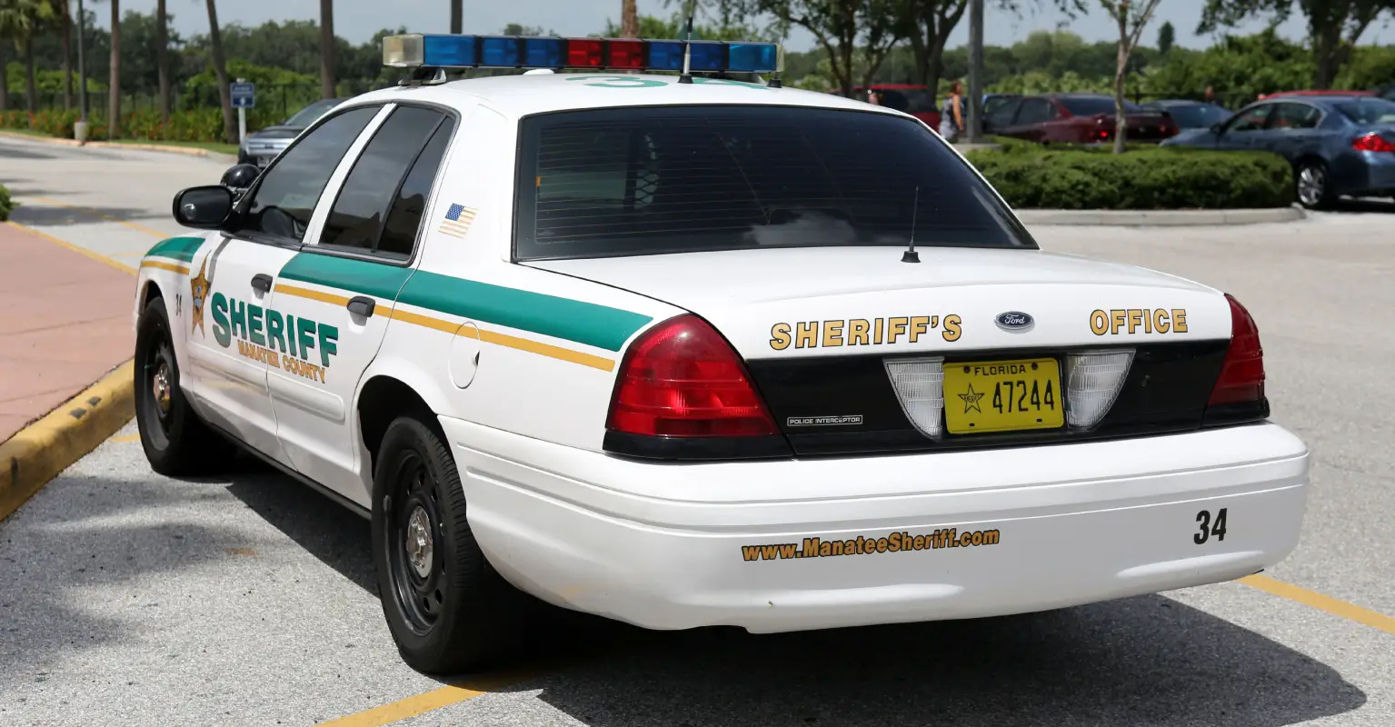 Woman fights off attacker at Florida gym in dramatic video
