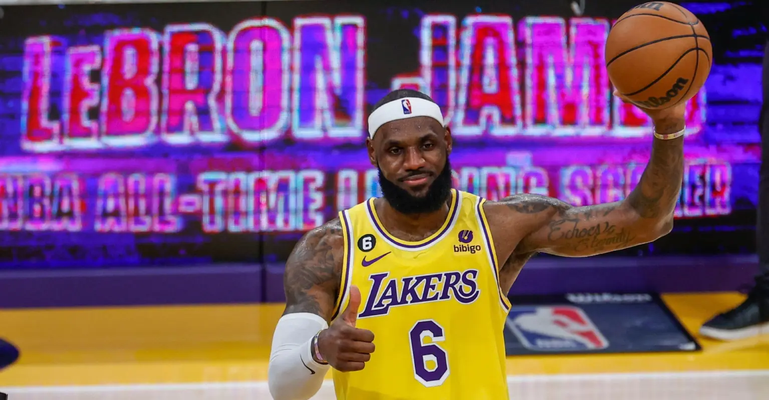 LeBron James trolls fans after getting booed at the Super Bowl