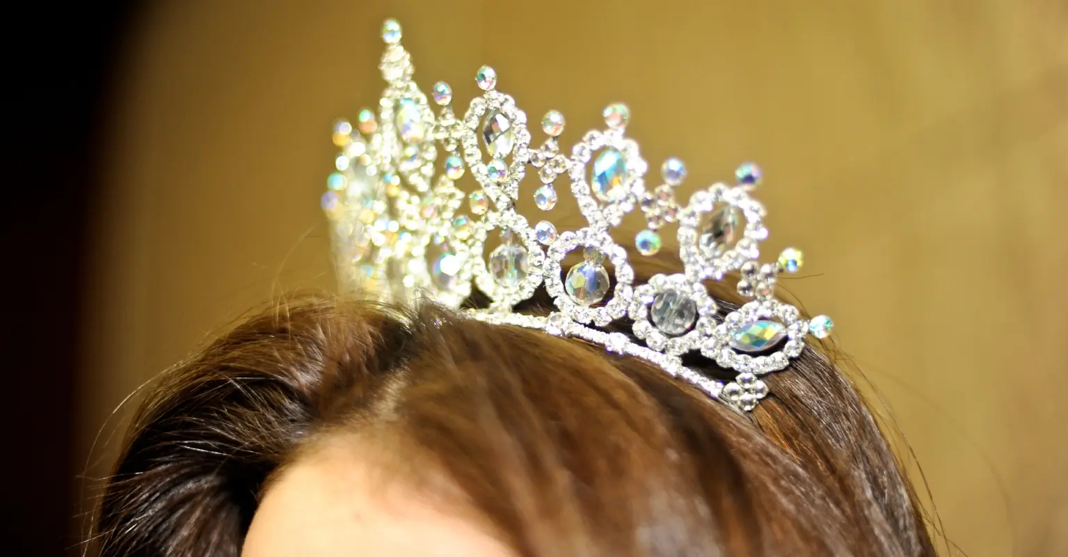 Miss Russia says competitors at the Miss Universe contest 'avoided' her