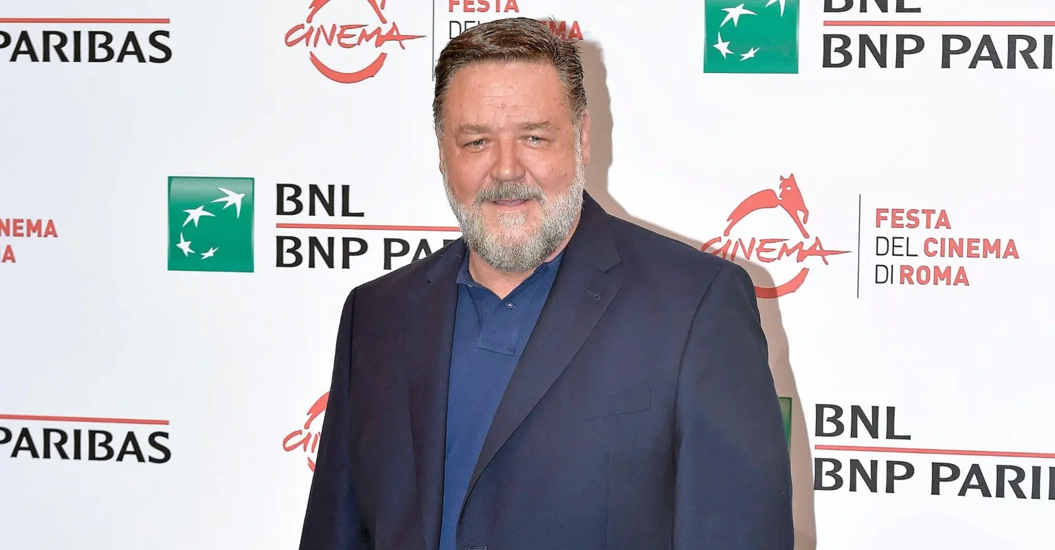 Russell Crowe and girlfriend reportedly refused service at restaurant