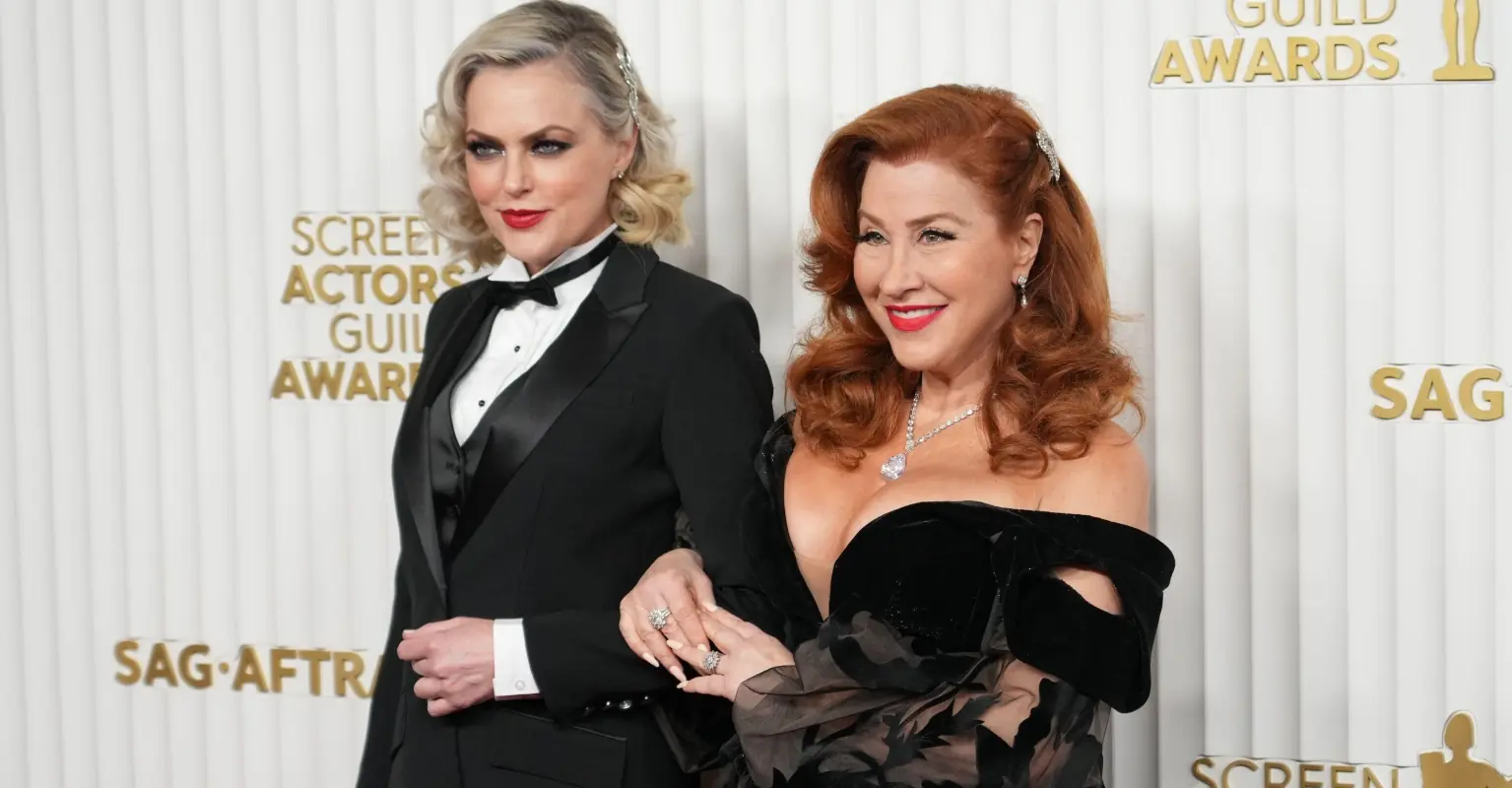 'Parent Trap' stars Elaine Hendrix and Lisa Ann Walter reunite at SAG Awards