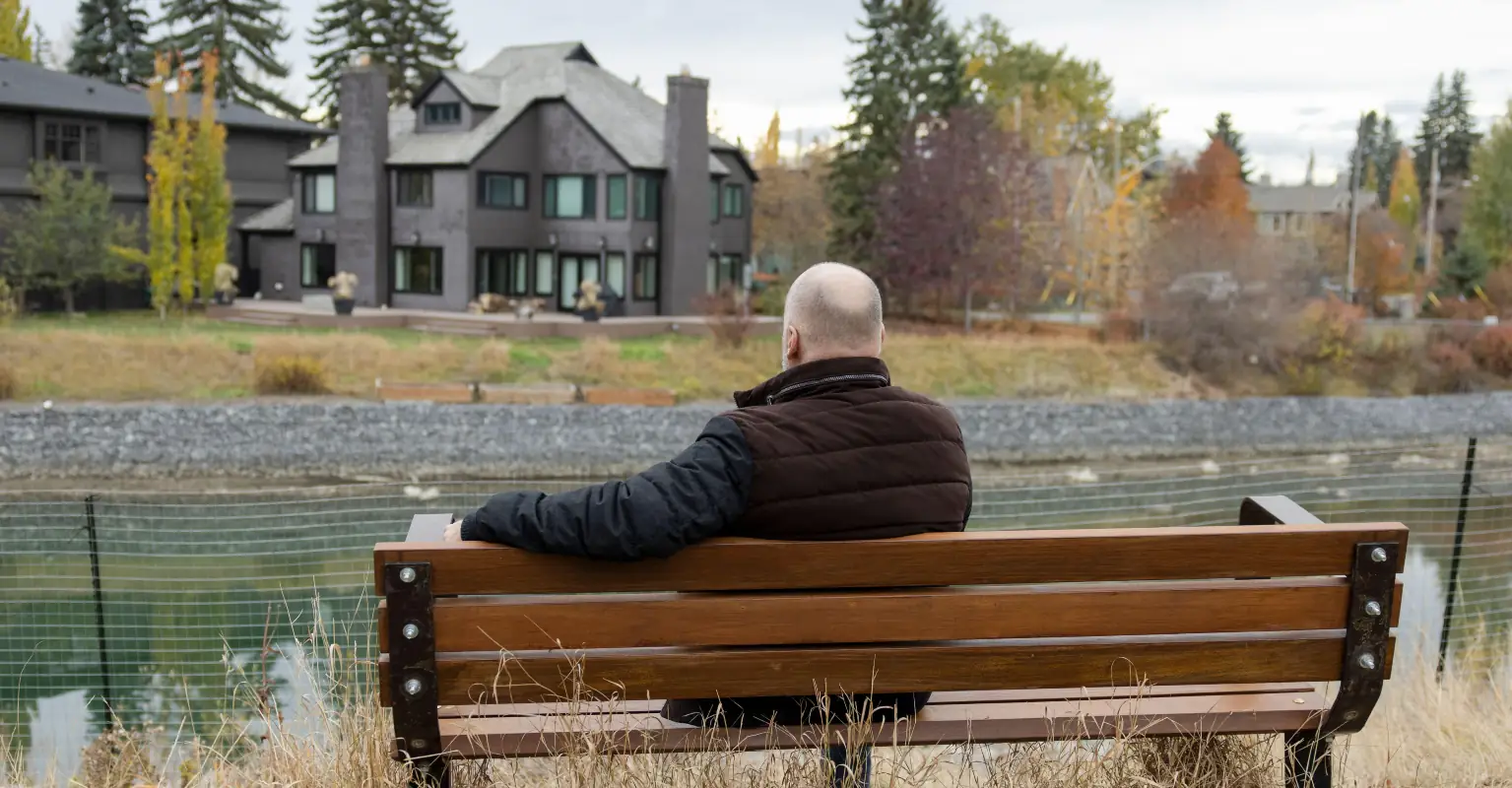 Influencer filming a livestream asks man to move from park bench - his response divides the internet