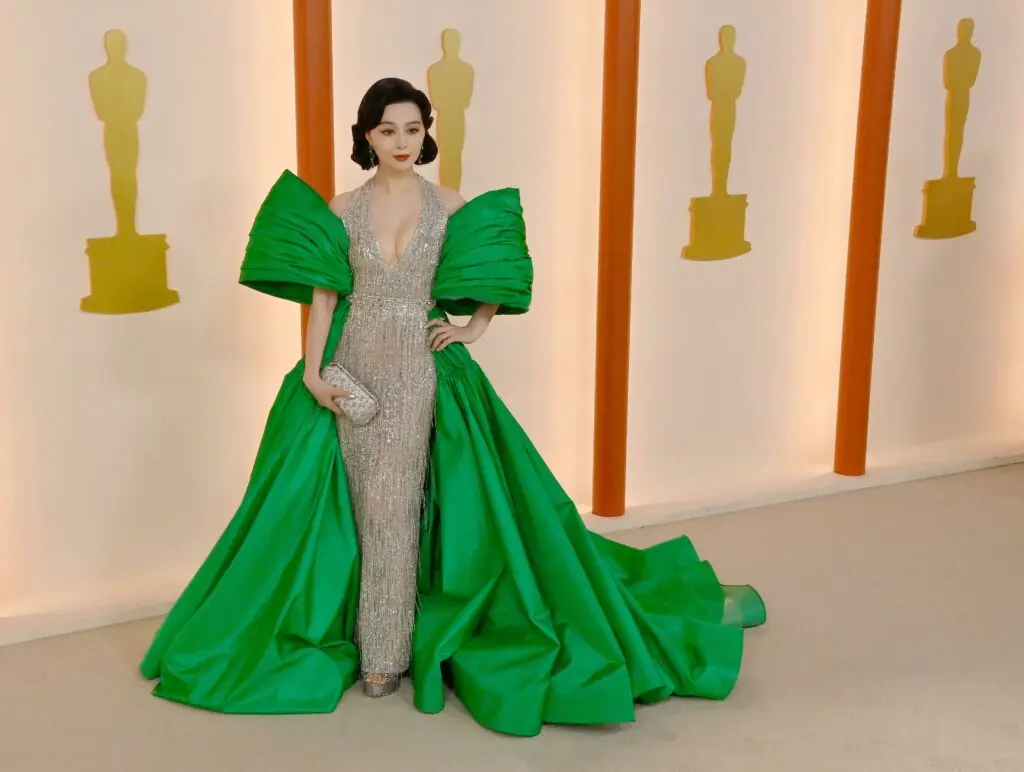 size-large wp-image-1263200052