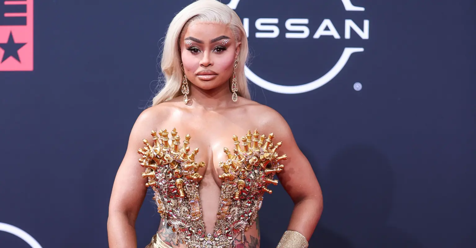 Blac Chyna stuns fans by shaving hair in striking transformation