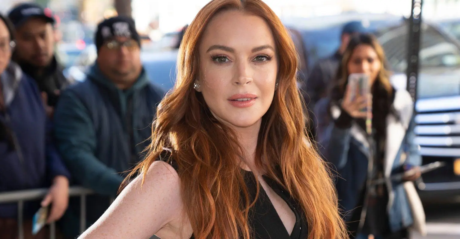 BREAKING: Lindsay Lohan is pregnant with her first child