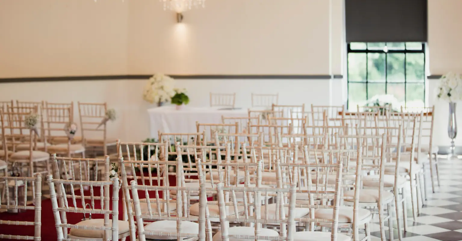 Couple lost thousands after more than half of their wedding guests didn't turn up