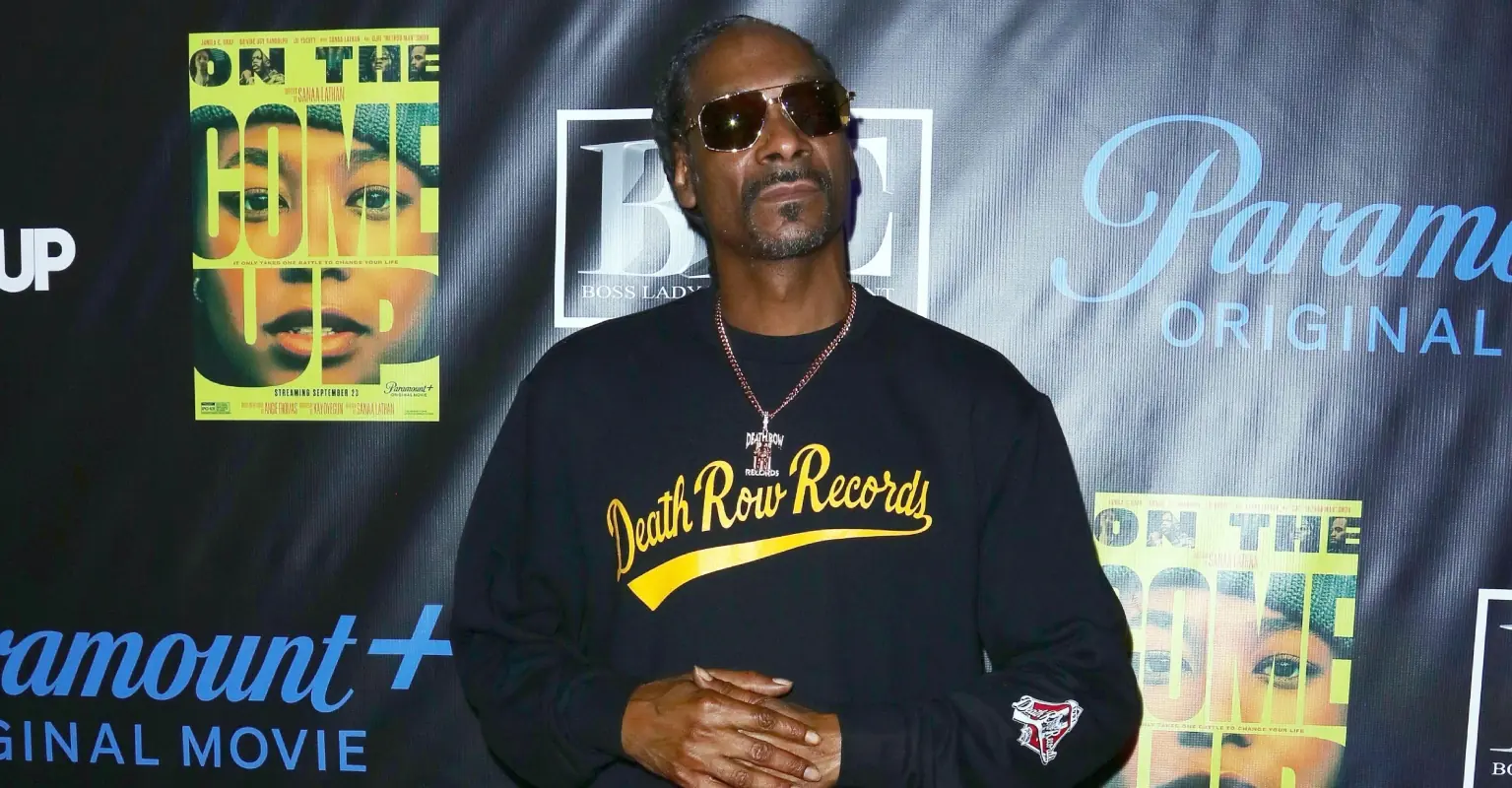 Snoop Dogg gifts Ed Sheeran a huge gold chain 'worth $9,600'