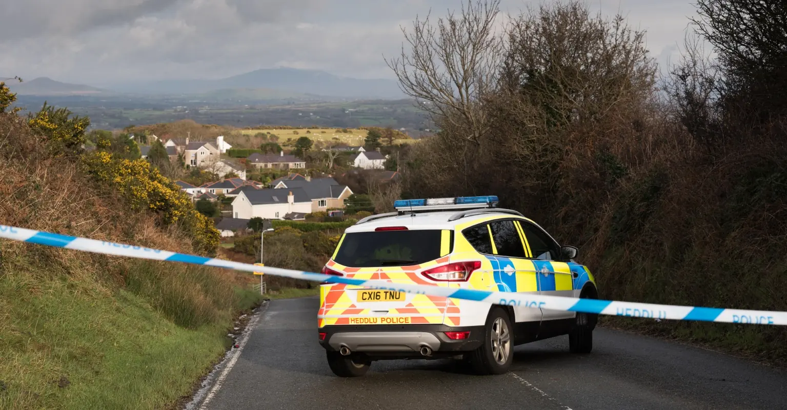 Woman trapped in crashed car for days with 3 dead friends is unrecognizable, mom says