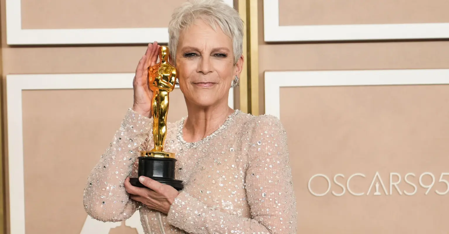Jamie Lee Curtis discusses genderless categories 'as the mother of a trans daughter'