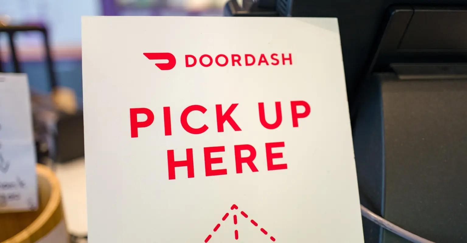 DoorDash driver picks up huge $900 order but some think the tip wasn't worth it