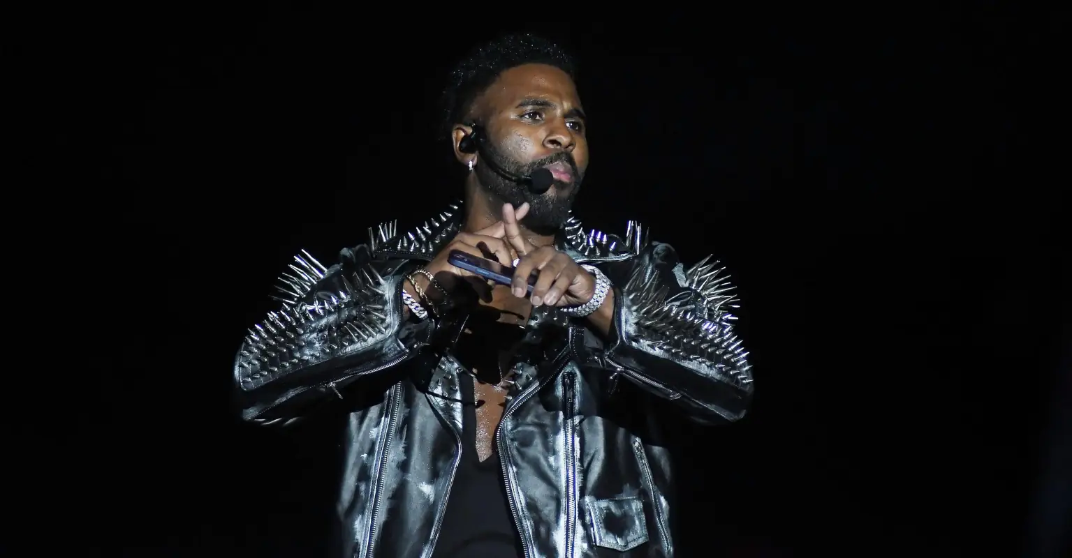 Jason Derulo tips server enough to cover entire semester of college