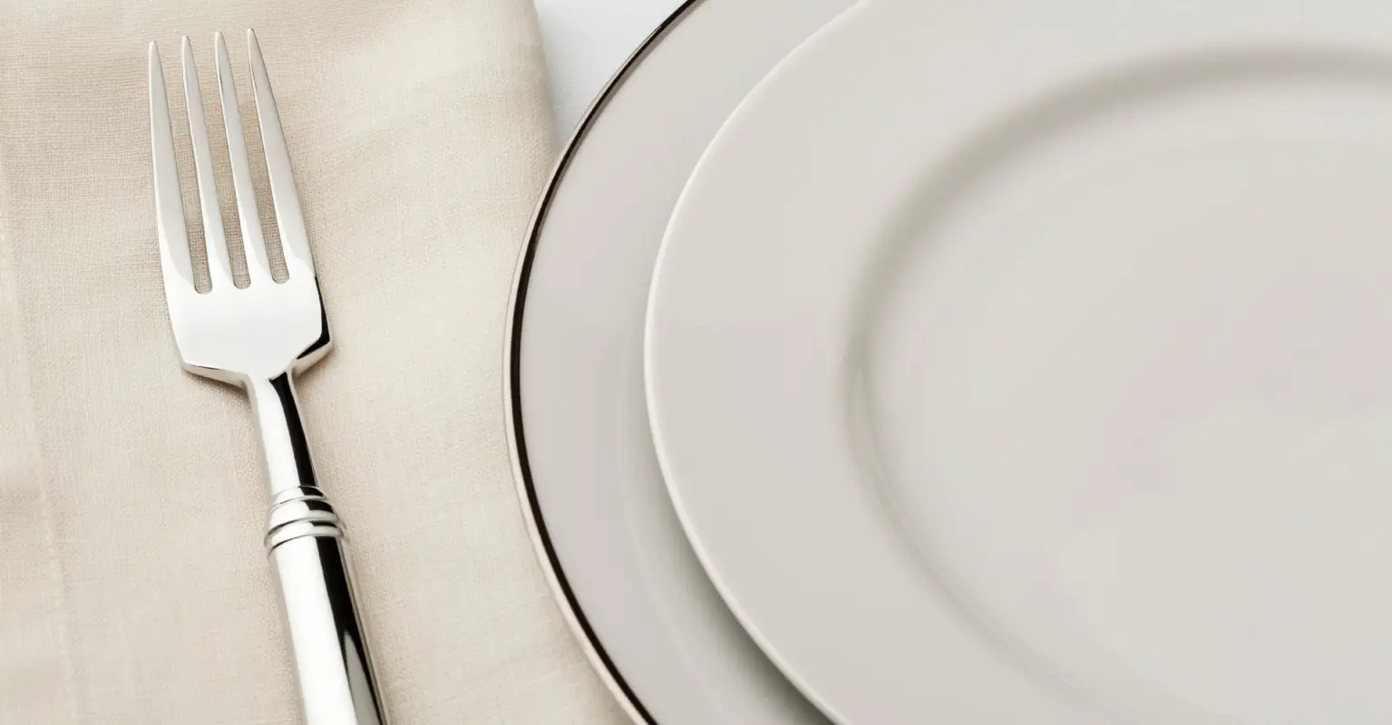 Woman hit with $1,020 charge for canceling restaurant reservation