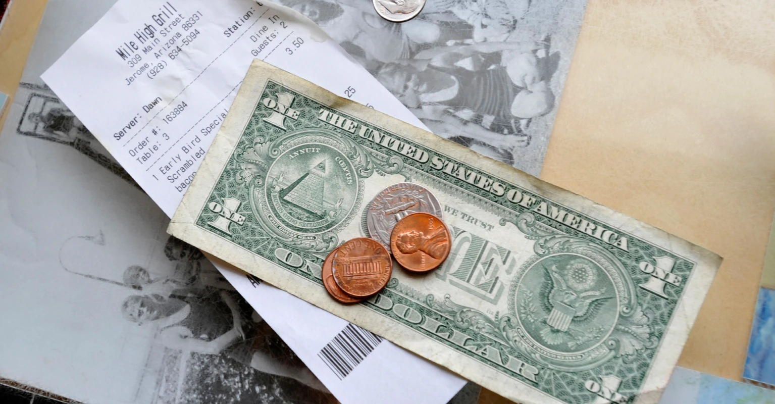 Woman sparks debate after refusing to leave a tip after buying $17 smoothie