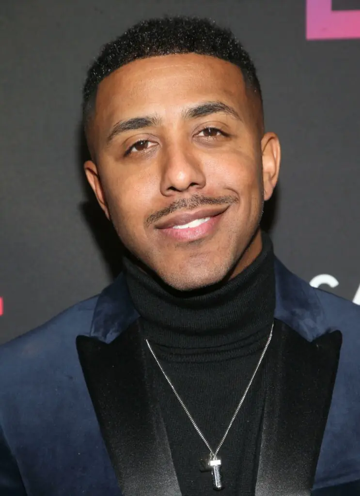 wp-image-1263207410 size-large