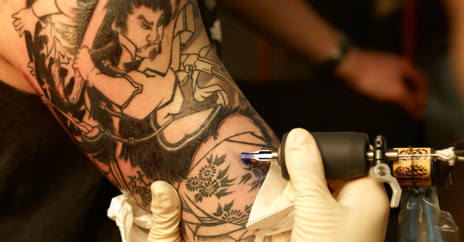 Mom covered in tattoos mistaken for 'bank robber' because her entire face is inked