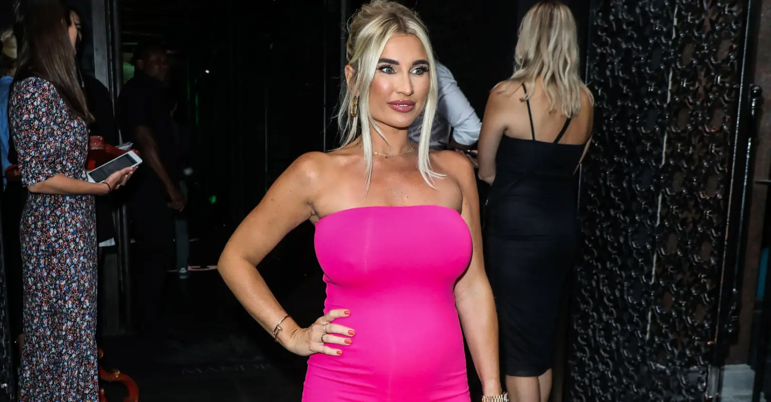 Influencer left furious after being 'forced to hold five-month-old baby for 12 hours' on flight