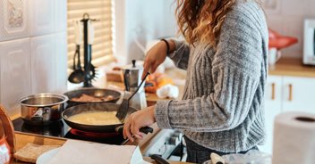 People rally against fussy husband after wife cooks him a second meal when he refuses to eat his dinner