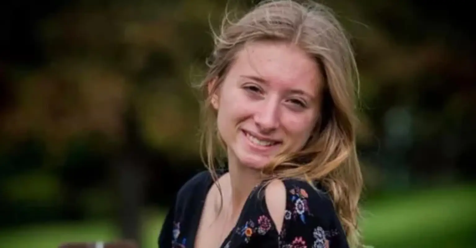 Woman, 20, shot dead after accidentally turning into the wrong driveway
