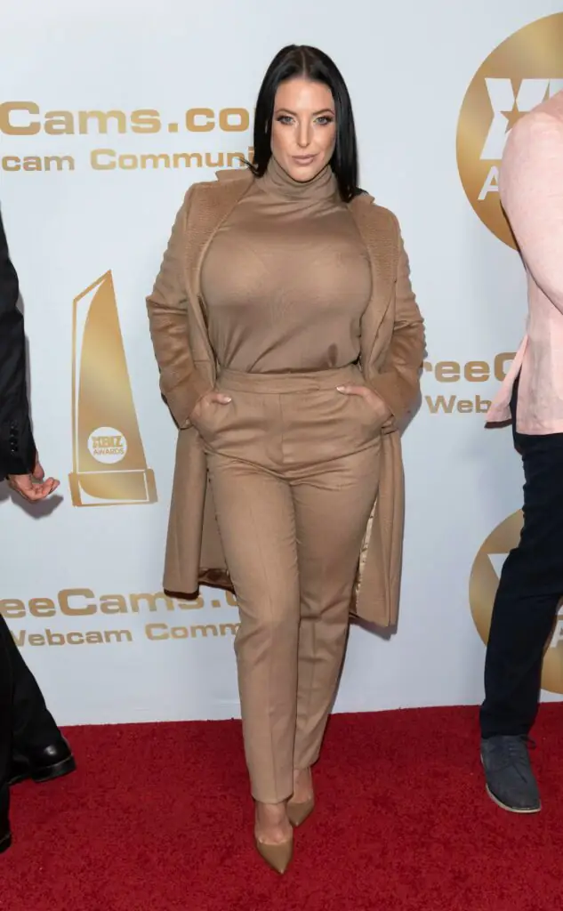 wp-image-1263207314 size-large