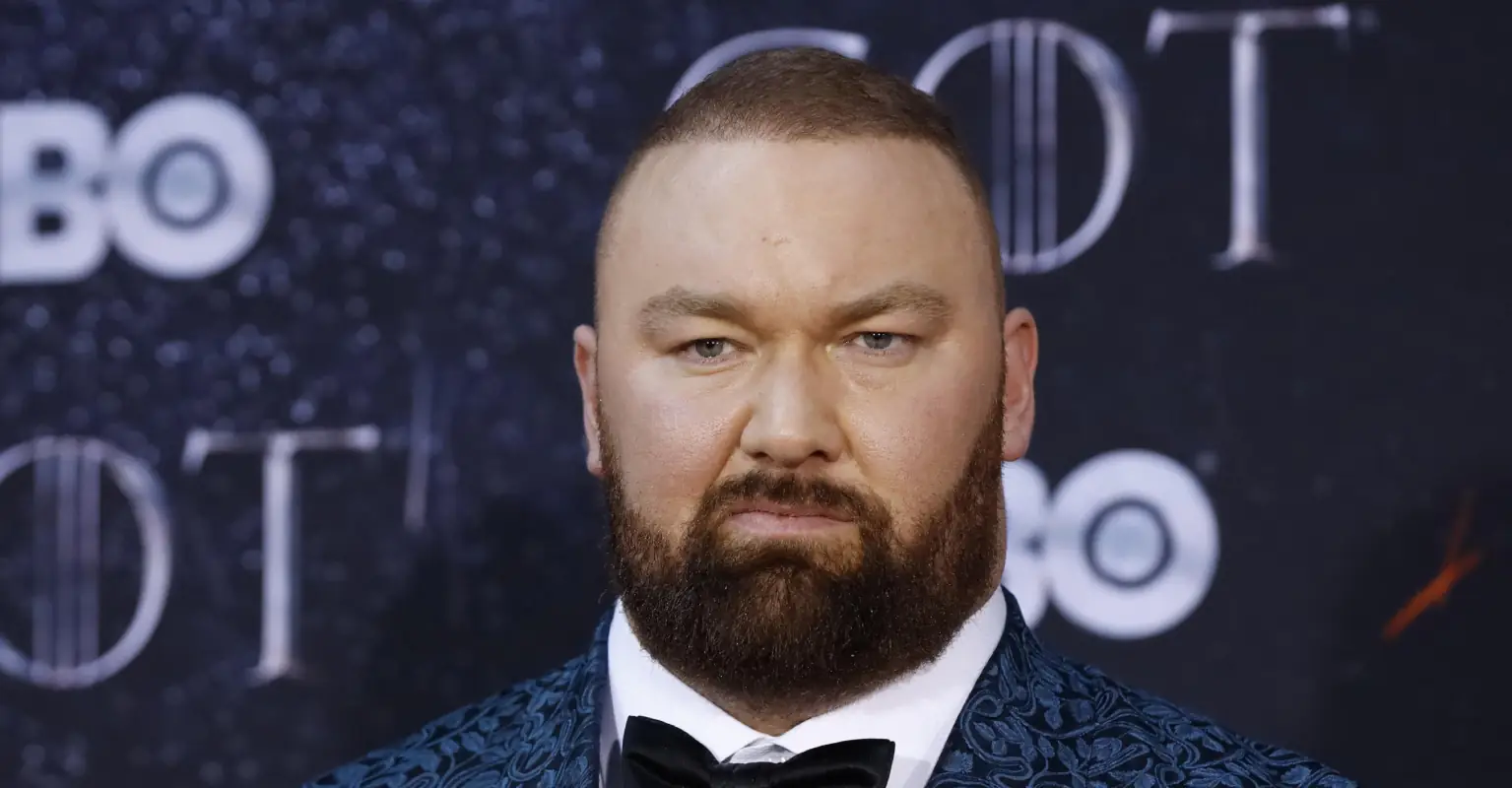 'The Mountain' screams in agony as he tears pec during 252kg bench press