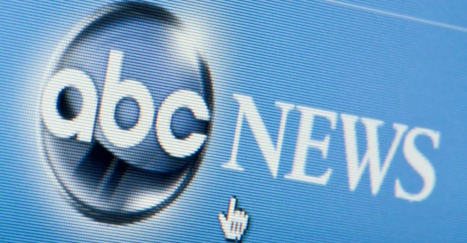 News anchor proudly ditches wig and false eyelashes after finishing cancer treatment