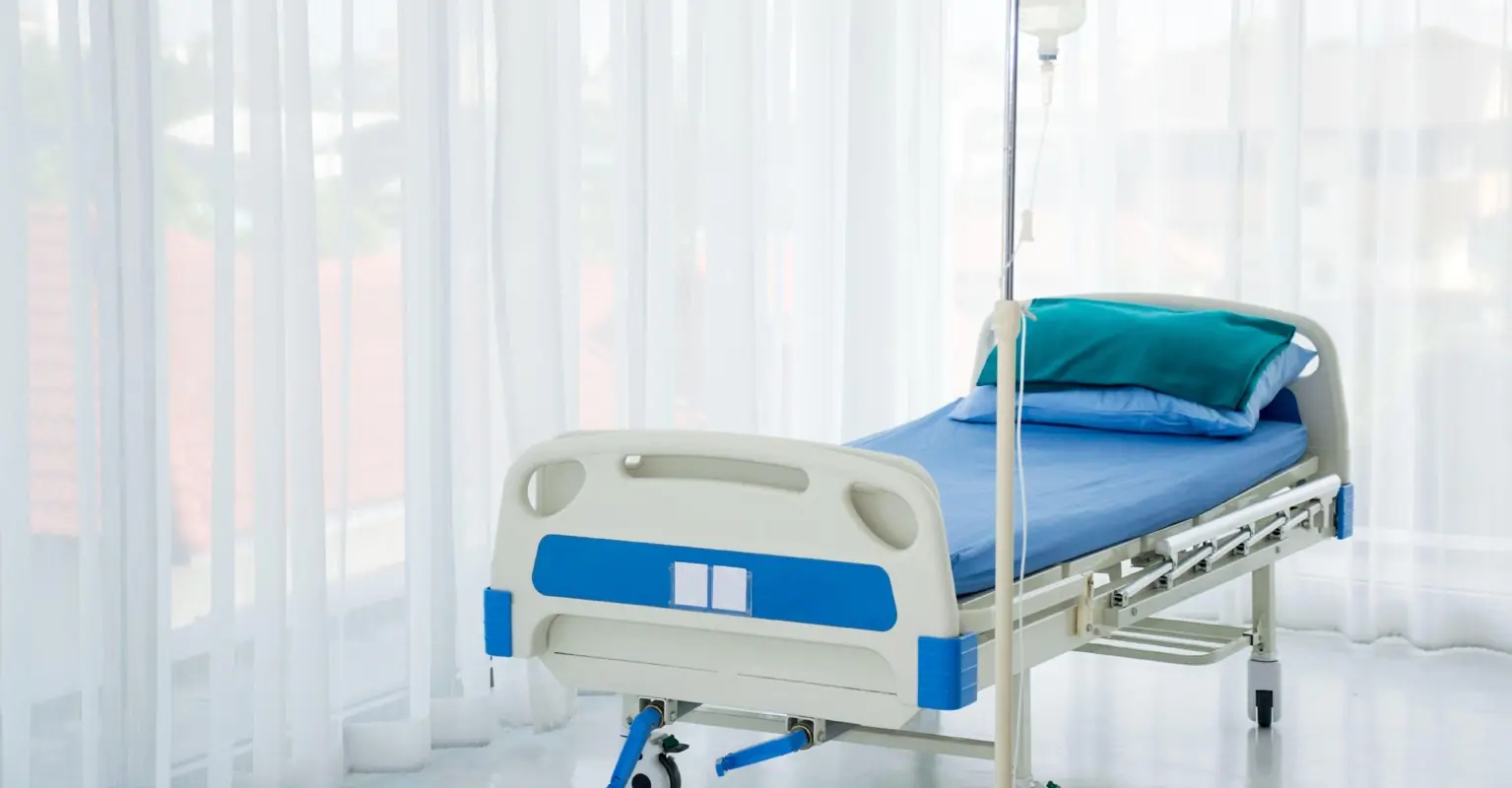 Heartbroken dancer goes in for surgery on her uterus but wakes up with arm amputated