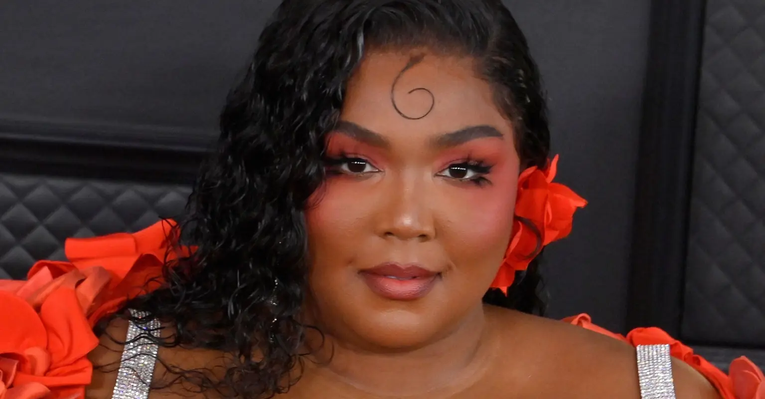 Lizzo flooded with praise as she responds to Candace Owens' fatphobic rant about her
