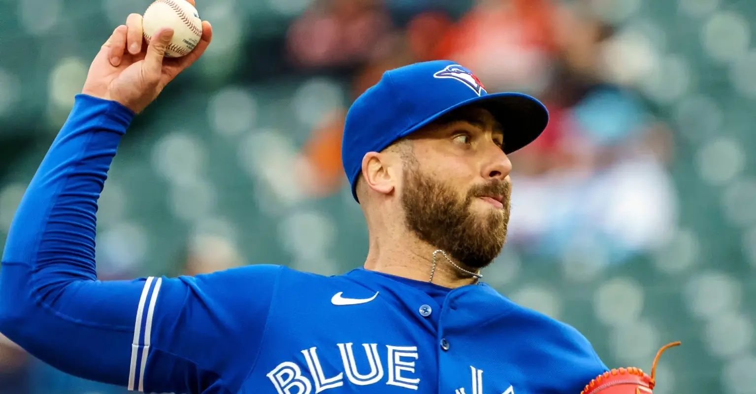 MLB star slams airline for making pregnant wife clean up toddler's mess on her 'hands and knees'