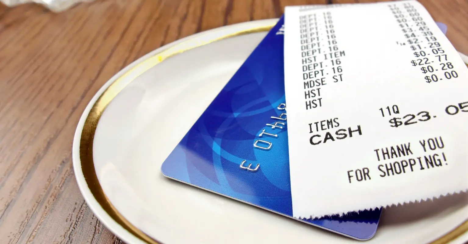 Server sparks debate after revealing table of 21 asked for separate checks