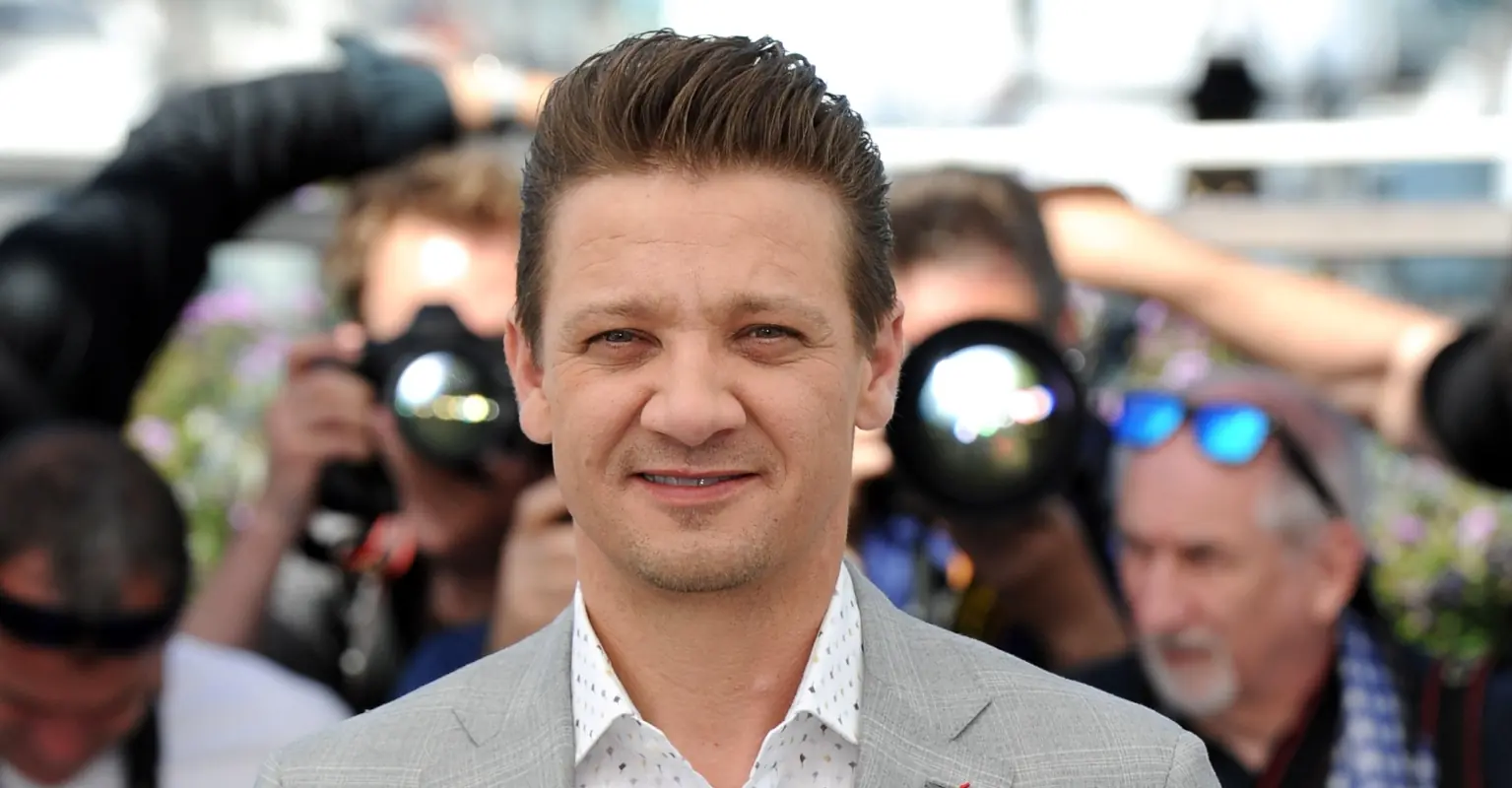Jeremy Renner pays a visit to the 'amazing' hospital staff who saved his life