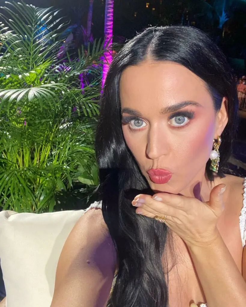 wp-image-1263210380 size-large