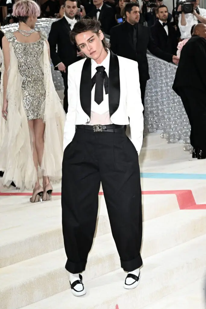 wp-image-1263209462 size-large