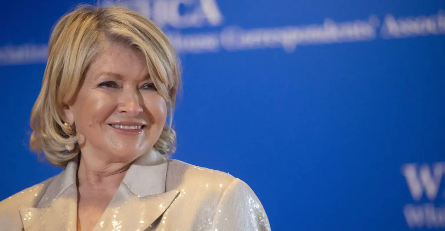 Fans praise Martha Stewart, 81, for ‘proving that hot at any age is still hot’