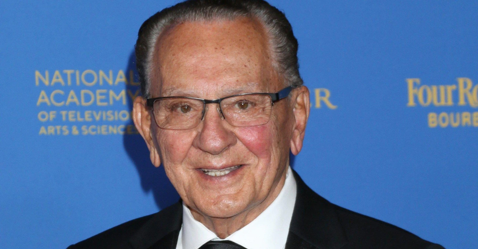 Judge pays man's fine after he walked 5 miles to court with just 92 cents in the bank