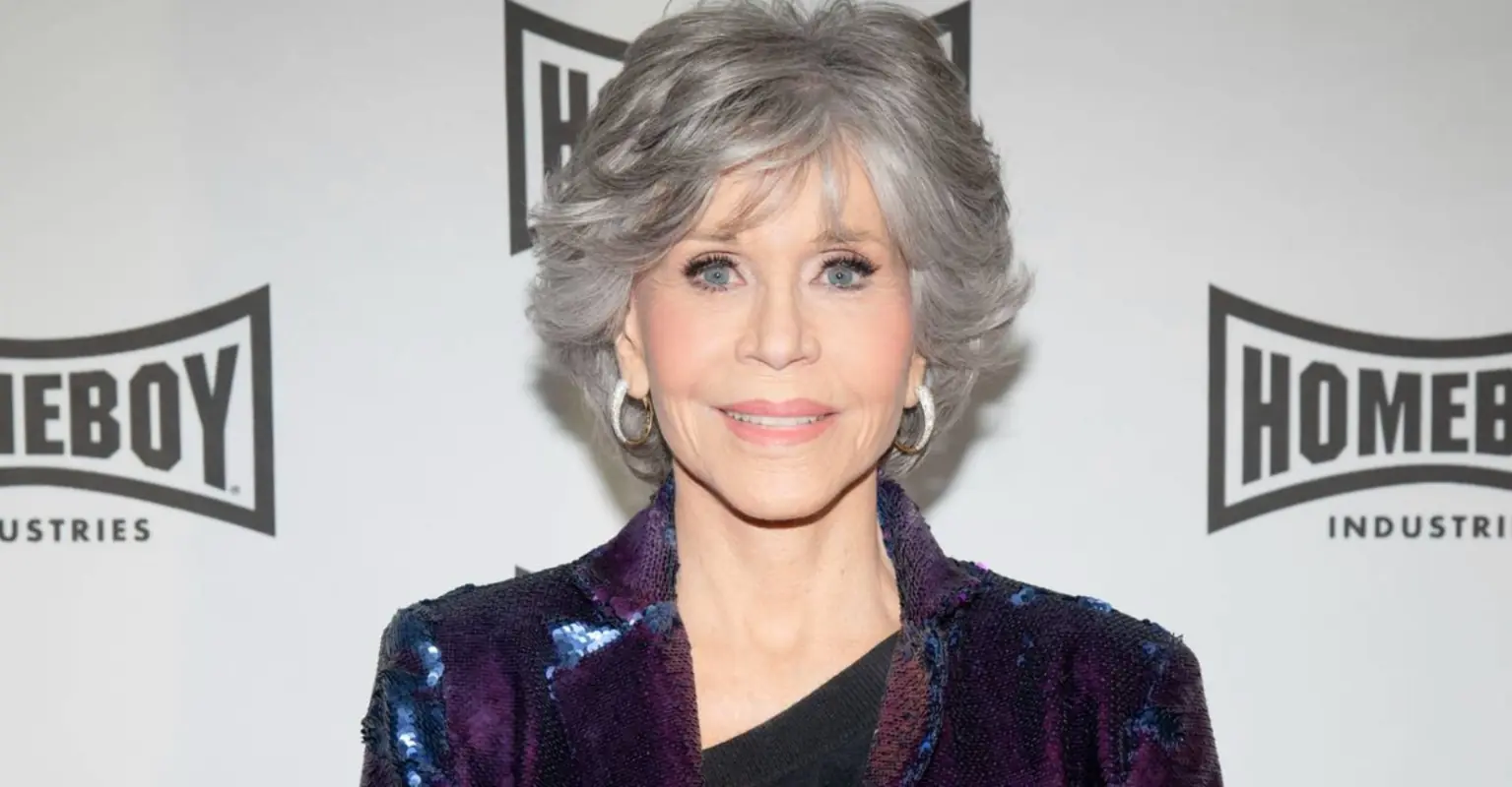 Jane Fonda throws Palme D'Or scroll at winner on stage at Cannes