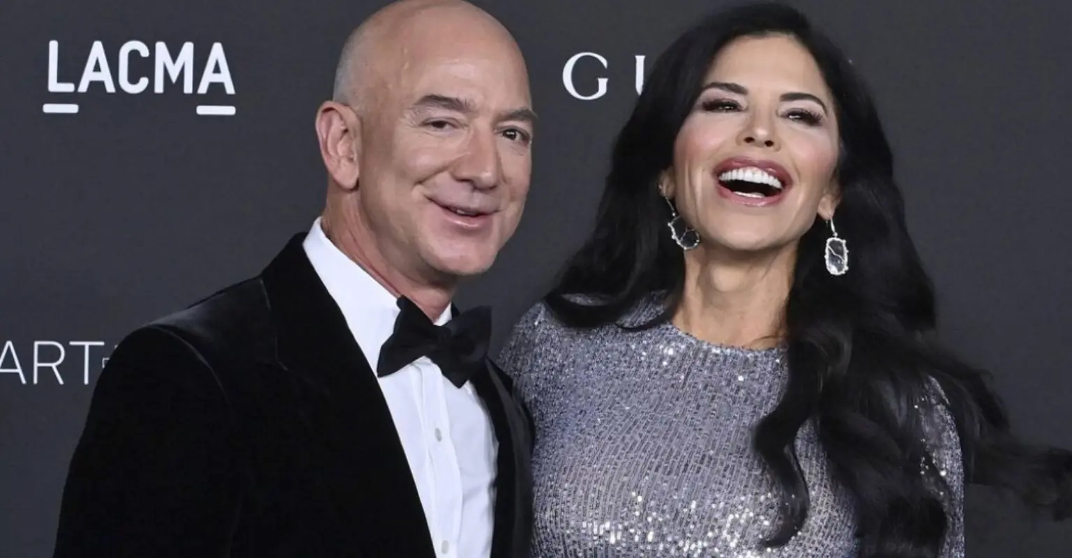 Amazon founder Jeff Bezos engaged to Lauren Sánchez