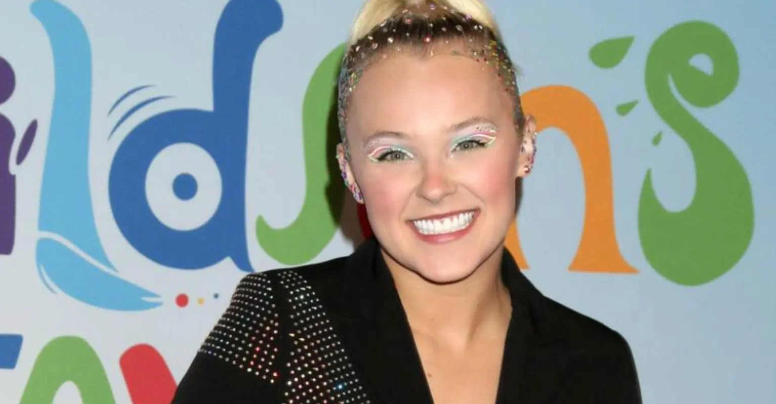 JoJo Siwa's home ransacked by armed robbers while she celebrates 20th birthday on cruise