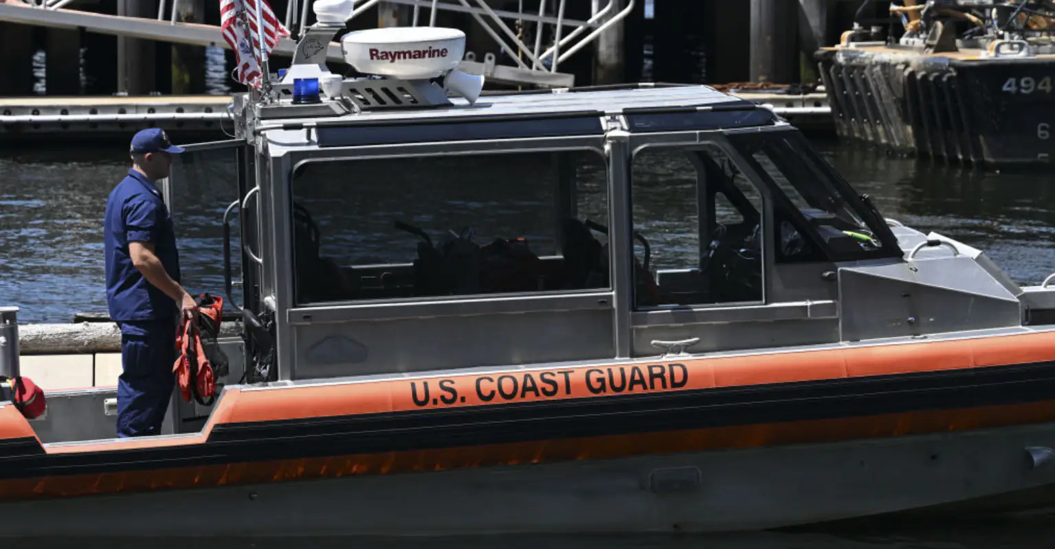 Head of search operation for missing sub issues statement after vessel 'runs out of oxygen'