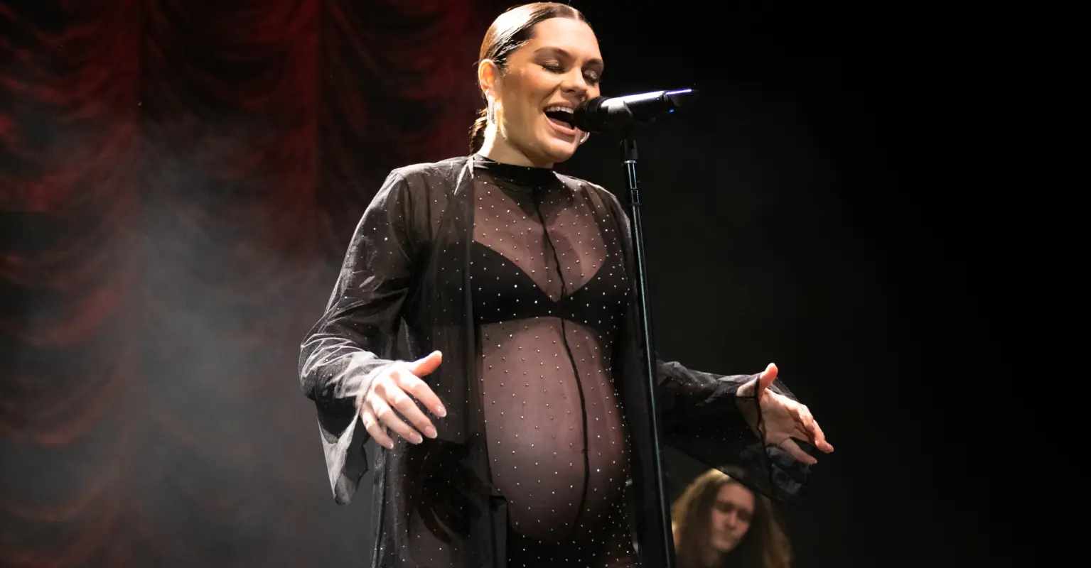 Jessie J shares candid photo calling for people to celebrate and embrace postpartum bodies