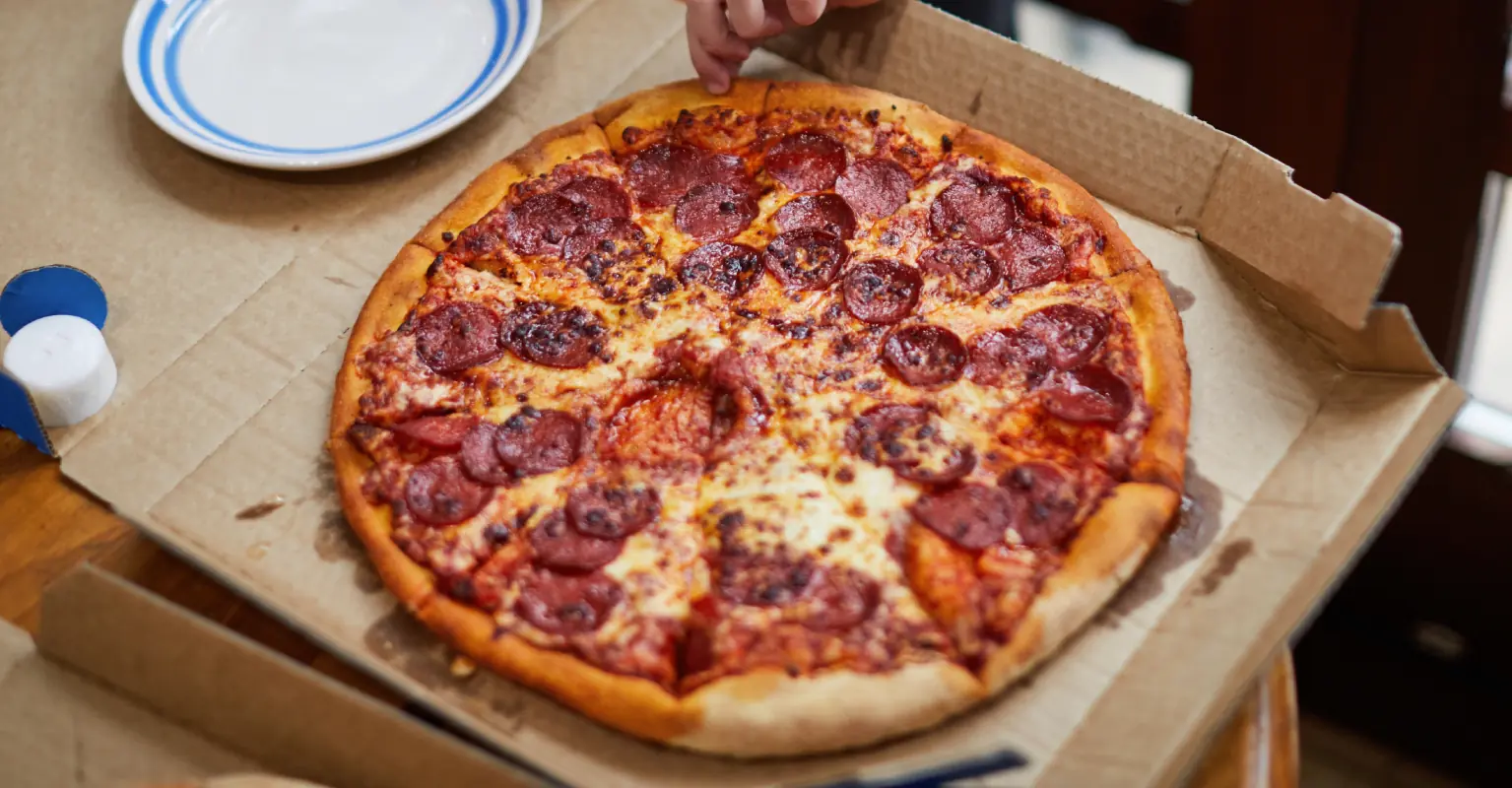 Woman calls 911 and pretends to order a pizza in order to save her mom from domestic abuse attack