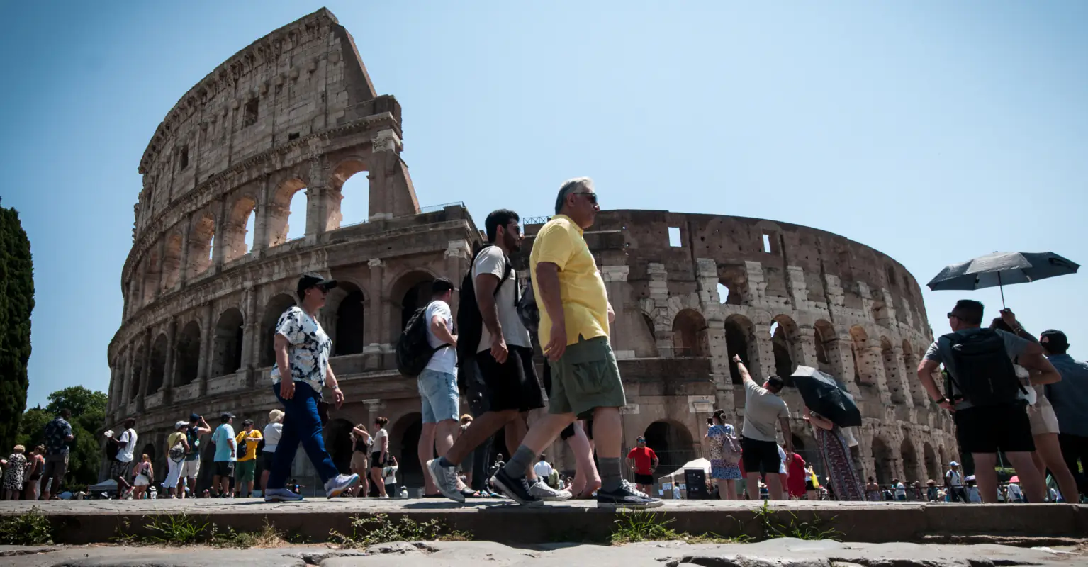 Tourist slammed after being recorded 'carving names' into walls of 2000-year-old Roman Colosseum