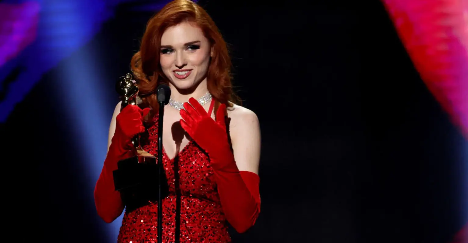 Twitch star Amouranth shares jaw-dropping amount she makes every time she streams herself sleeping