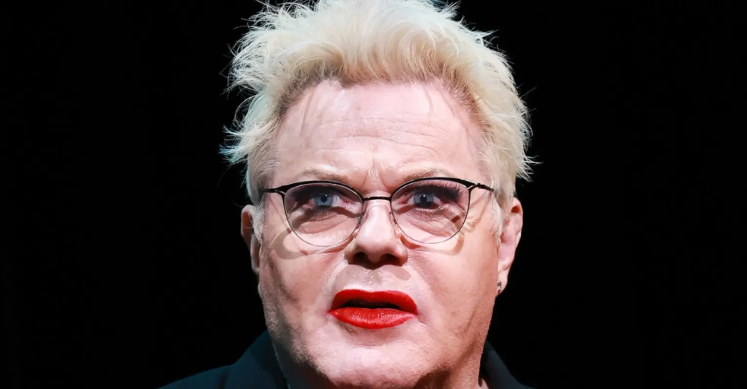 Eddie Izzard says she will remain 'Eddie Izzard' in public but people can also use her 'feminine' name