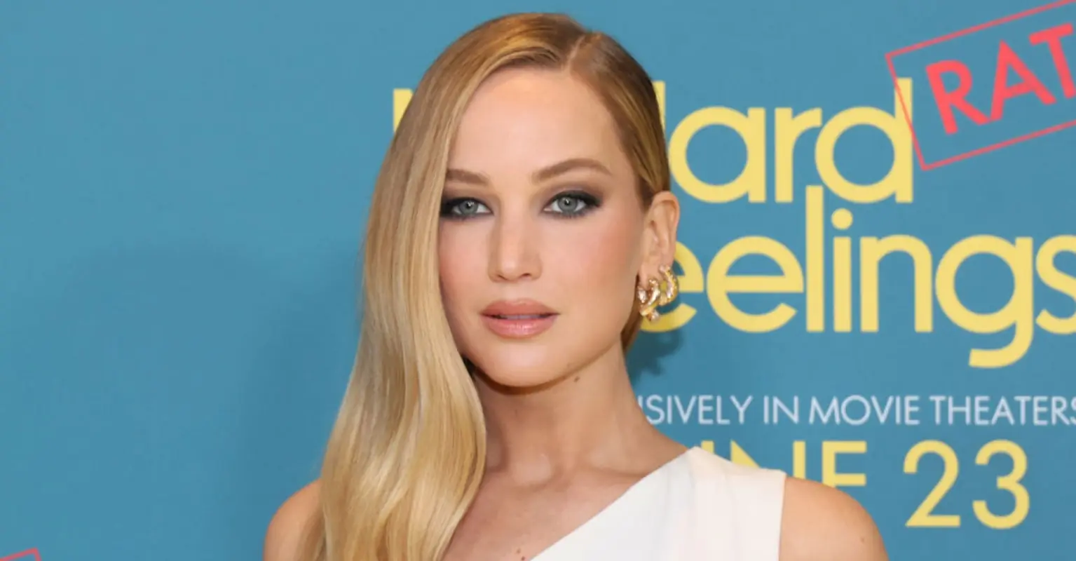 Fans praise Jennifer Lawrence as she makes it through interview despite 'sobbing'