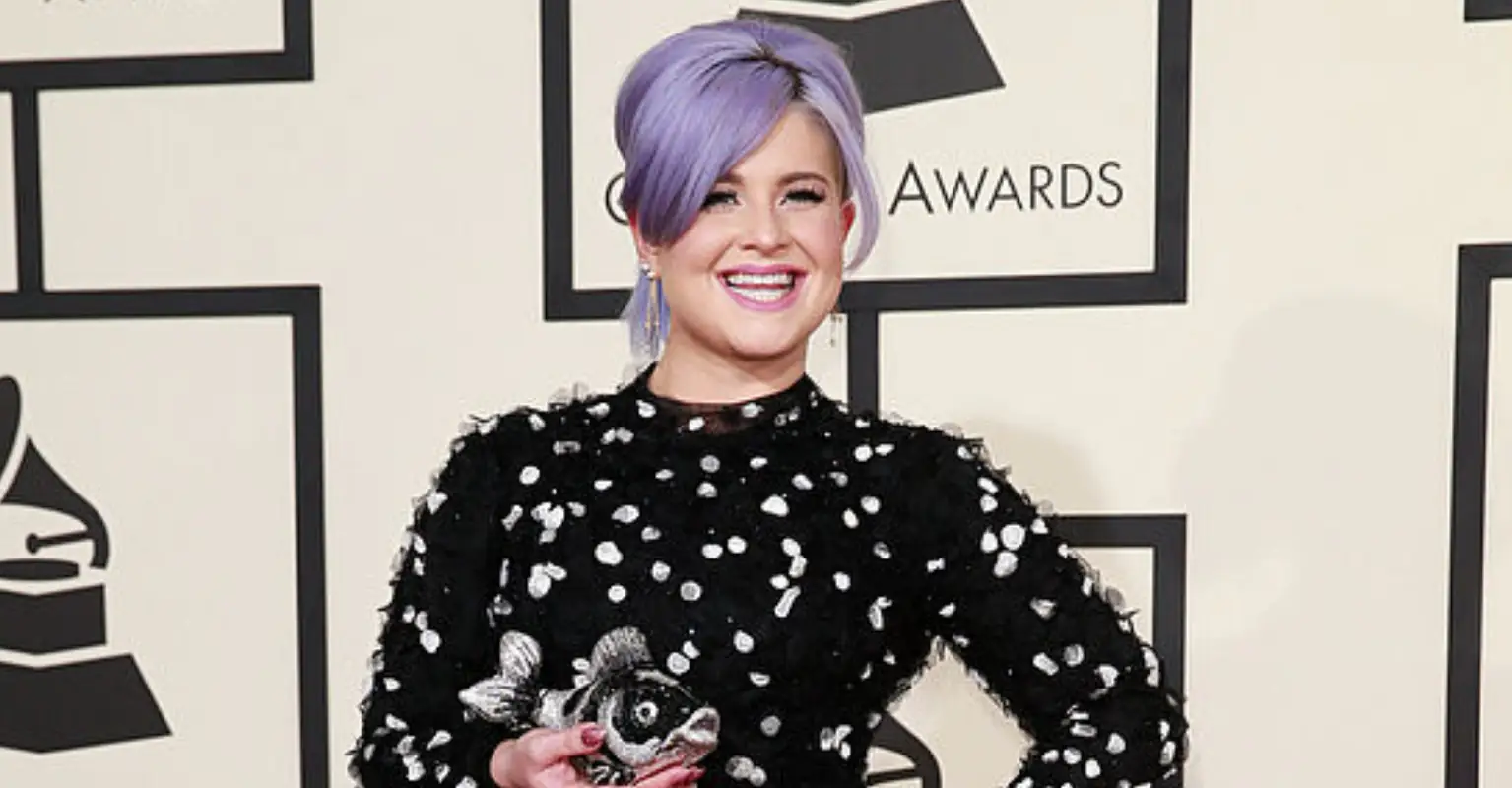 Kelly Osbourne shares breathtaking new look and everybody's making the same comment