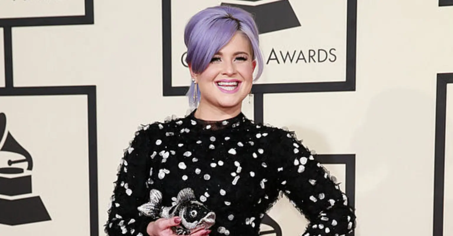 Kelly Osbourne shares breathtaking new look and everybody's making the same comment